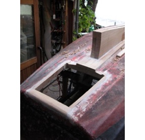 Ausschnitt für Motorschacht